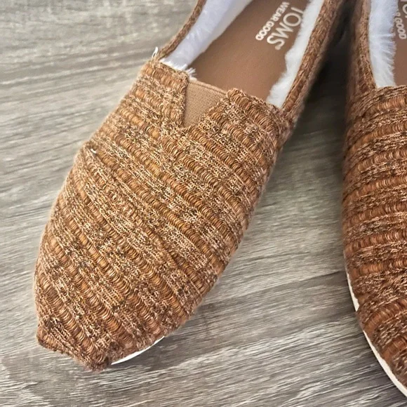 TOMS Women's Tan Textured Loafers - Picture 2 of 12
